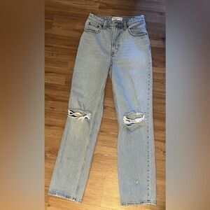 Abercrombie  & Fitch The 90s straight ultra high rise size 26/2. NWT